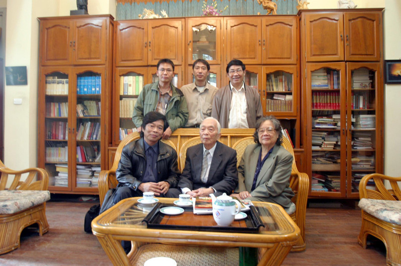 Tác giả và một số đồng nghiệp Báo Thanh Niên tại nhà đại tướng Tác giả và một số đồng nghiệp Báo Thanh Niên tại nhà đại tướng