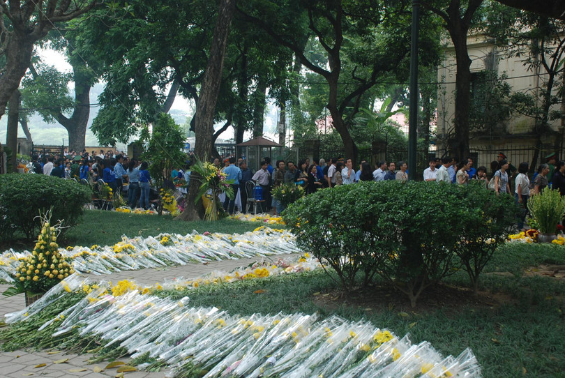Dòng người dài như vô tận viếng đại tướng Dòng người dài như vô tận viếng đại tướng