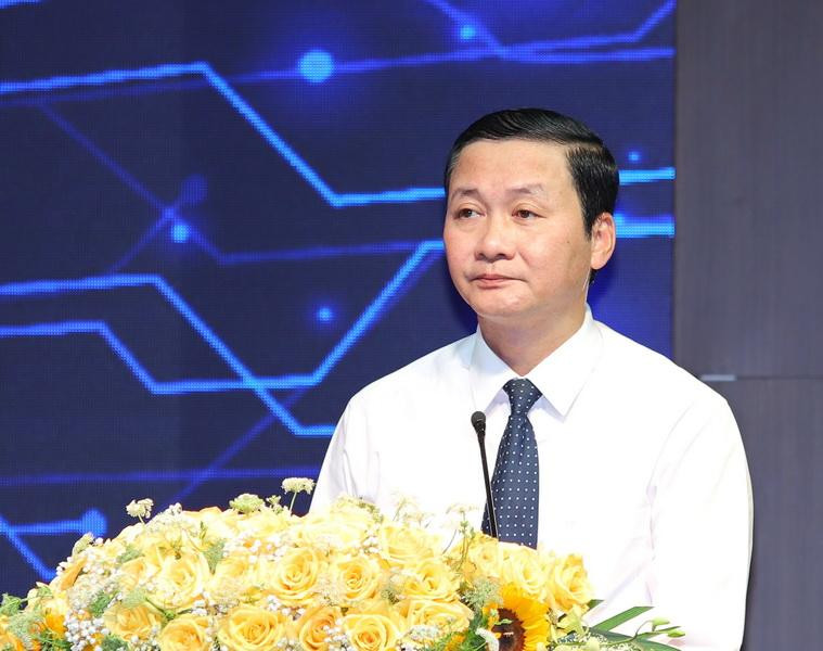 Chủ tịch UBND tỉnh Thanh Hóa Đỗ Minh Tuấn phát biểu tại hội nghị Chủ tịch UBND tỉnh Thanh Hóa Đỗ Minh Tuấn phát biểu tại hội nghị