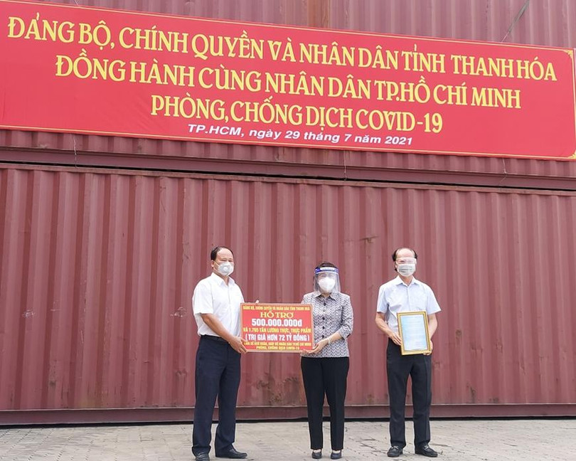 Hơn 1.700 tấn lương thực, thực phẩm và 500.000.000 đ đến với đồng bào TP Hồ Chí Minh
