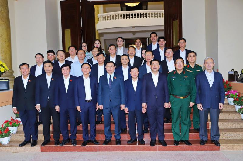 Chủ tịch Quốc hội Vương Đình Huệ và các lãnh đạo tỉnh Thanh Hóa Chủ tịch Quốc hội Vương Đình Huệ và các lãnh đạo tỉnh Thanh Hóa