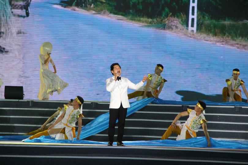 Ca sĩ Trọng Tấn với bài hát Đường về Thanh Hóa