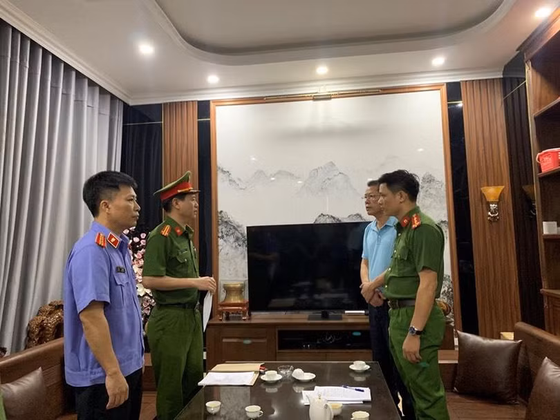  Thực hiện lệnh bắt tạm giam bị can Nguyễn Bá Hùng, nguyên Phó giám đốc Sở Tài chính tỉnh Thanh Hóa