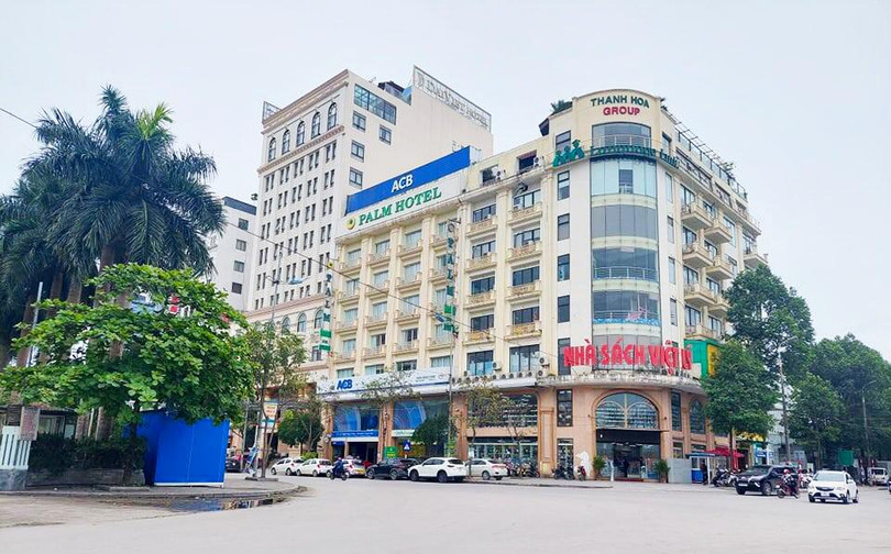 Khu đất dự án Hạc Thành Tower với nhiều tòa nhà đã được xây dựng