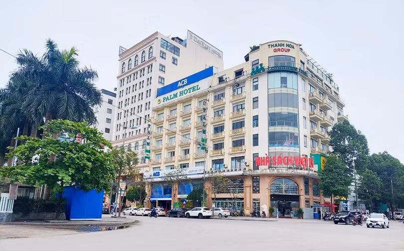 Khu đất dự án Hạc Thành Tower với nhiều tòa nhà đã được xây dựng