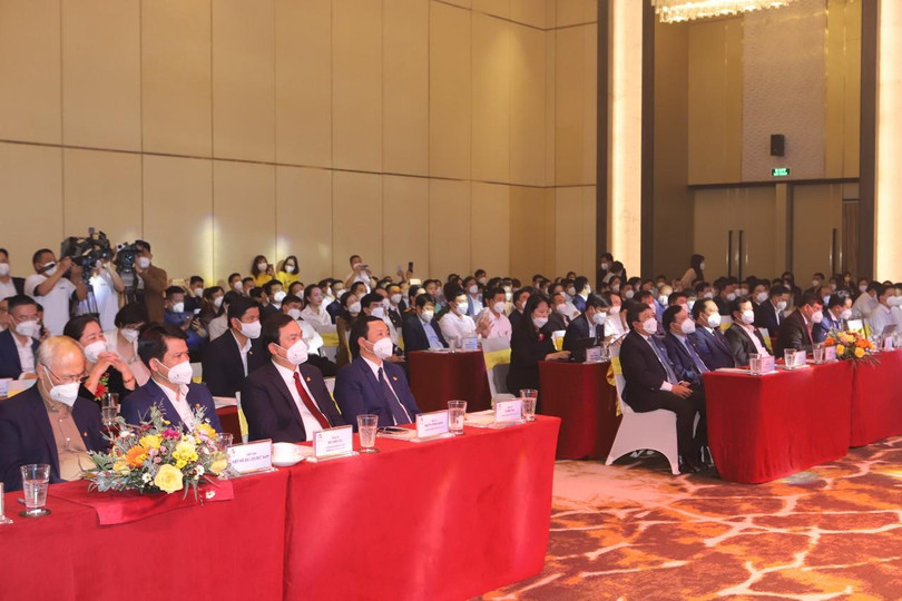 Các đại biểu dự lễ công bố biểu trưng du lịch Thanh Hóa