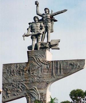 Nên dựng bia ghi công lực lượng TNXP trên "công trường 101" ở Cảng hàng không Thọ Xuân sát ranh giới căn cứ không quân chiến lược Sao Vàng