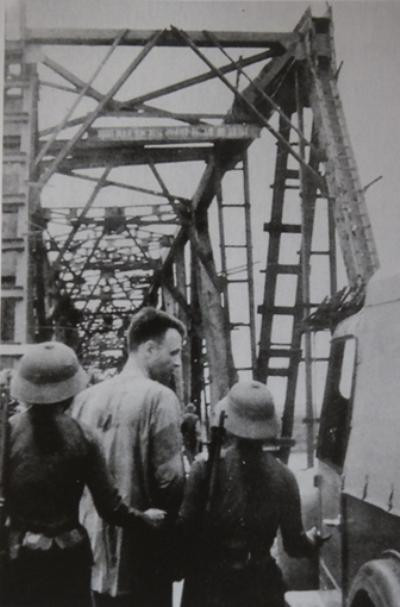 Giải "giặc lái" qua cầu Hàm Rồng