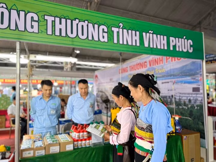 Gian hàng của tỉnh Vĩnh Phúc tại Hội chợ