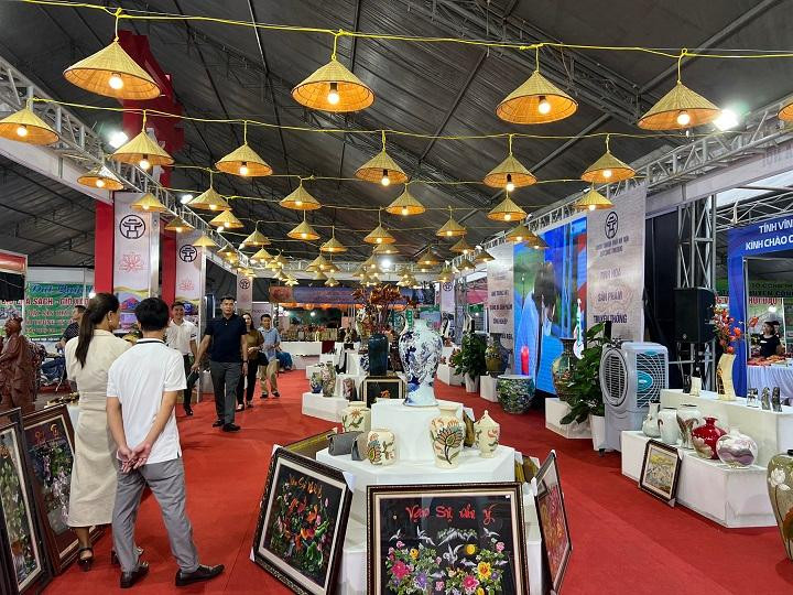 Sản phẩm trưng bày tại hội chợ