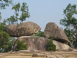 Hòn trống mái Sầm Sơn Hòn trống mái Sầm Sơn