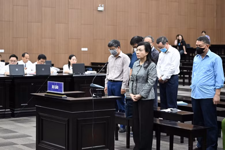 Các bị cáo tại phiên tòa. Ảnh: N.H.
