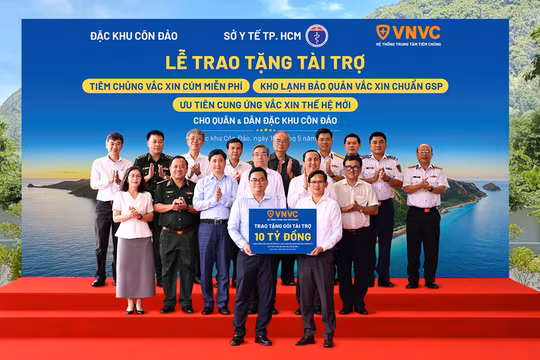 Hệ thống Tiêm chủng VNVC tài trợ hơn 10 tỷ đồng giúp nâng cao năng lực y tế dự phòng, bảo vệ sức khỏe quân, dân Côn Đảo