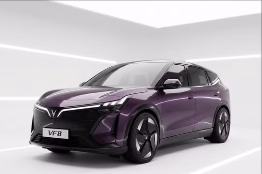 VF 8 thế hệ mới gây sốt trước giờ mở cọc: Loạt trang bị hiếm thấy, lăn bánh chỉ hơn 850 triệu đồng