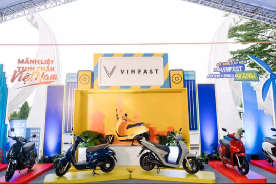 Vinfast đạt doanh số kỷ lục 406.000 xe, dẫn đầu thị trường xe máy điện Việt Nam năm 2025