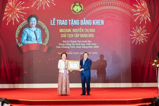  Chủ tịch Tập đoàn BRG được trao tặng bằng khen của Ban Tuyên giáo và Dân vận Trung ương