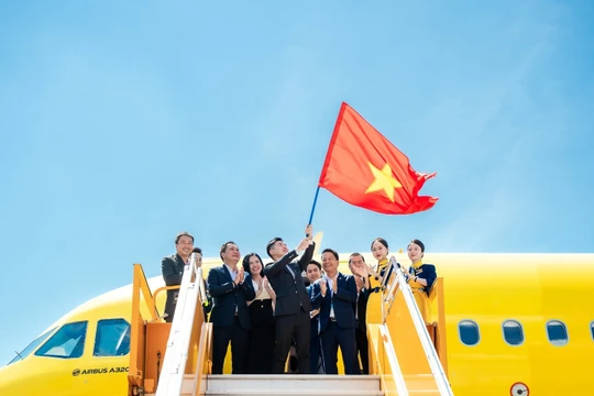 Khát vọng bầu trời và tầm nhìn của Bầu Hiển