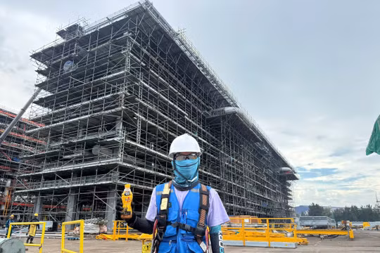 Đang họp giữa công trường, kỹ sư Quảng Nam bất ngờ nhận cuộc gọi trúng 100 triệu đồng từ Number 1