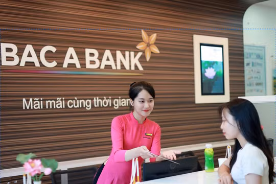 Kích hoạt tiện ích Mobile Banking, khách hàng nhận ''mưa'' quà tặng hấp dẫn từ Bac A Bank 