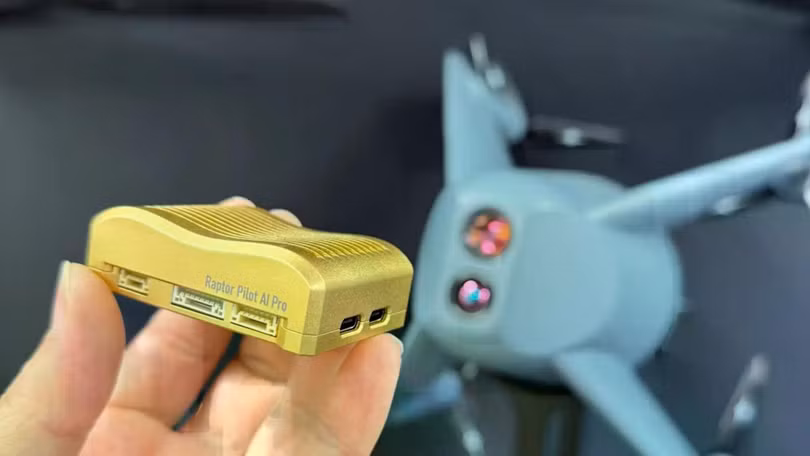 Mô-đun lái tự động Raptor Pilot AI Pro. Ảnh: IE.
