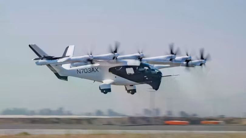 Máy bay hoàn toàn chạy bằng điện có tên Midnight của Archer Aviation. Ảnh: IE.