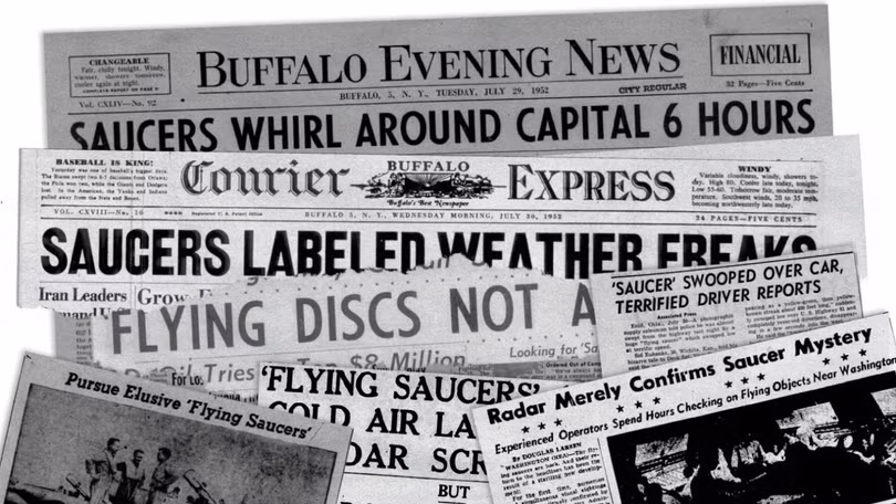 Hàng loạt bài báo đề cập tới UFO từng được đăng trên trang nhất các tờ báo thời bấy giờ. Ảnh: CNN.