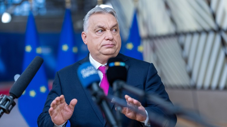 Thủ tướng Hungary Viktor Orban phát biểu trước báo chí tại Brussels, Bỉ, ngày 18/12. Ảnh: Getty.