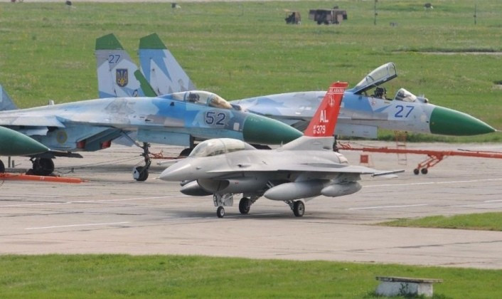 luc-luong-nga-ban-ha-mot-trong-nhung-chiec-su-27-chien-dau-chu-luc-cuoi-cung-cua-ukraine-4.jpg