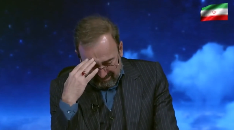 Phát thanh viên truyền hình Iran bật khóc khi đưa tin về cái chết của ông Khamenei