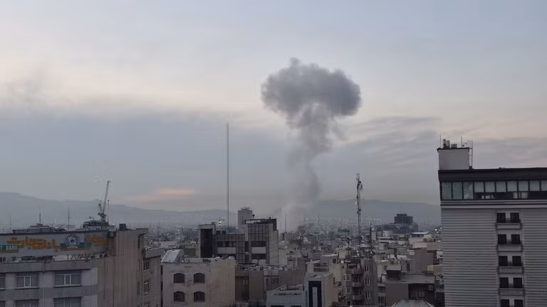 Một cuộc không kích của Israel vào Tehran ngày 1/4. Ảnh: Getty.