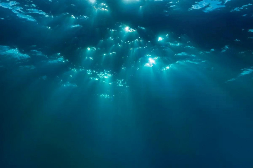 Tên lửa phóng từ tàu ngầm thường được bắn từ độ sâu khoảng 30 m. Ảnh: Shutterstock.