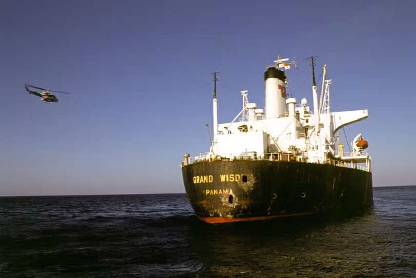 eo-bien-hormuz-tam-diem-tranh-gianh-quyen-luc-hang-the-ky-giua-cac-de-che-4.png