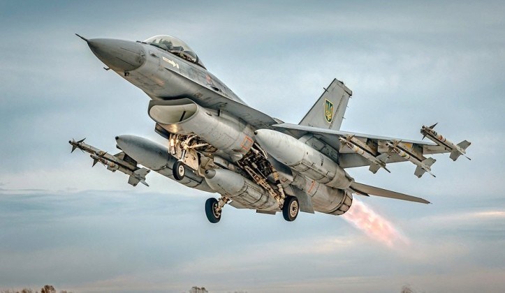 f-16-ukraine-phai-bo-sat-dat-phi-cong-thua-nhan-chien-thuat-nato-bat-luc-truoc-phong-khong-nga-5.jpg