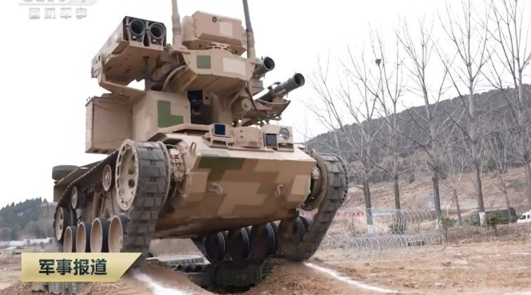 Robot chiến đấu ZRY222 của Trung Quốc. Ảnh: MW.