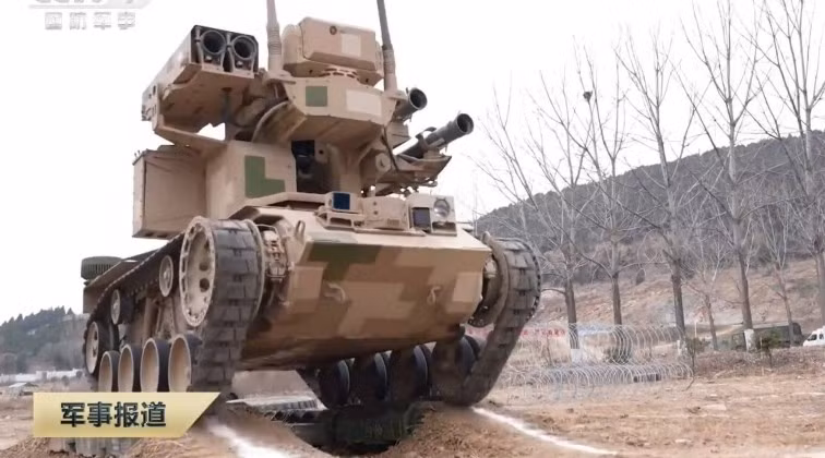 Robot chiến đấu ZRY222 của Trung Quốc. Ảnh: MW.