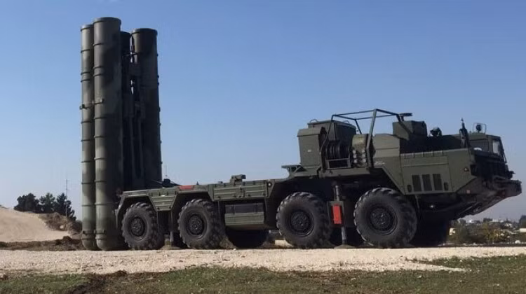 Phương tiện phóng tên lửa từ hệ thống S-400. Ảnh: MW.