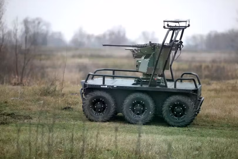 Kho vũ khí robot mặt đất ngày càng lớn mạnh của Ukraine đang phối hợp với máy bay không người lái của nước này để chống lại Nga. Ảnh: Getty.