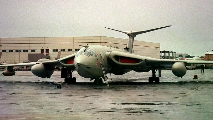 tu-b-52-den-tu-160-10-loai-may-bay-nem-bom-co-lon-lam-thay-doi-chien-tranh-tam-xa-9.jpg