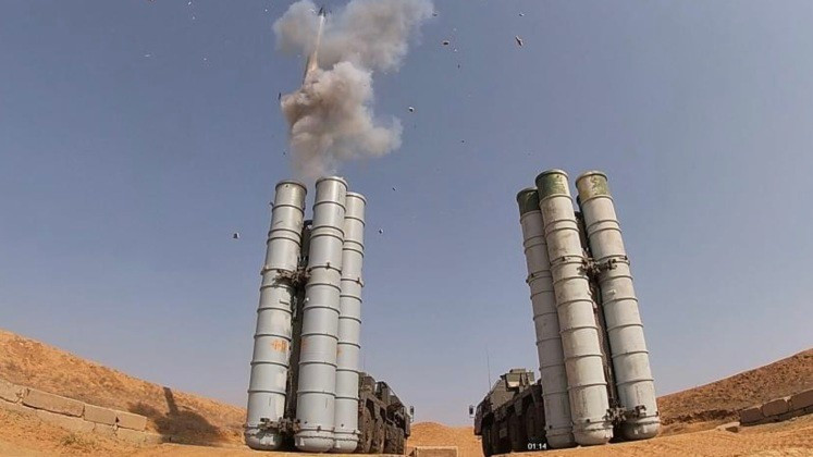 iran-dung-hang-rao-phong-khong-tam-xa-s-300-xung-quanh-thu-do-tehran-giua-vong-vay-cua-my-4.jpg