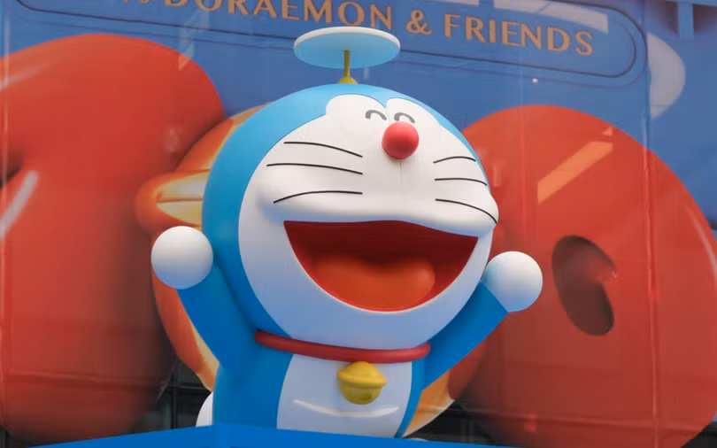 mon-do-choi-2000-nam-tuoi-truyen-cam-hung-cho-bao-boi-cua-doraemon-va-truc-thang-hien-dai-2.png