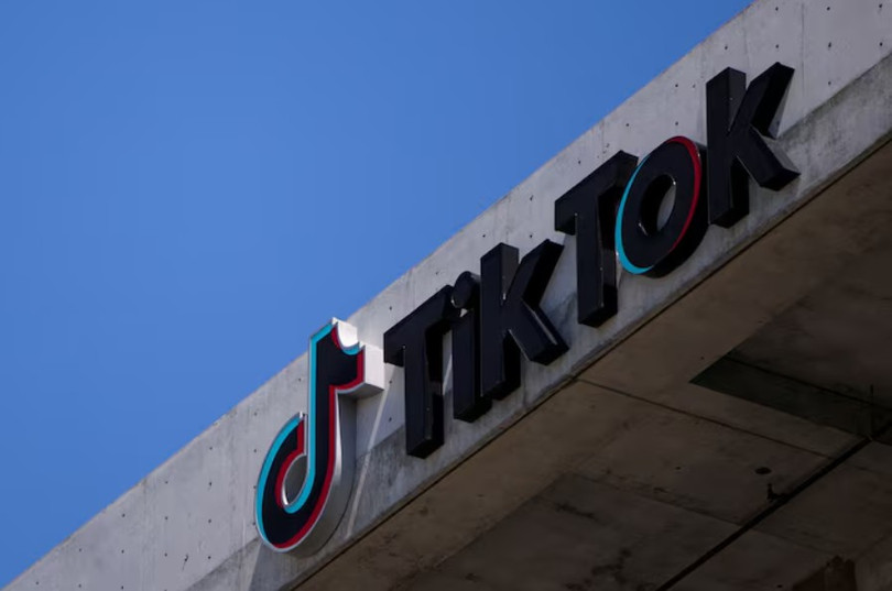 TikTok ký thỏa thuận nhằm né khỏi lệnh cấm dự kiến có hiệu lực từ đầu năm 2026. Ảnh: Reuters.