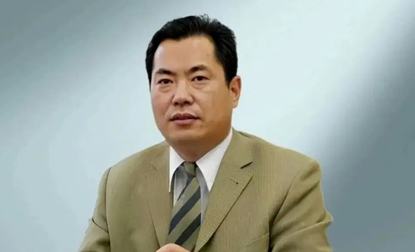 Vu Vịnh, tỷ phú Trung Quốc, vua mỏ xuất thân công nhân nhà máy giấy. Ảnh: Sohu.