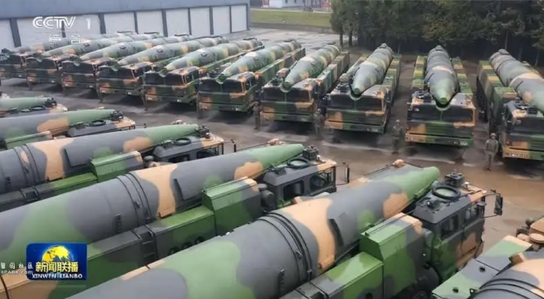 Tên lửa đạn đạo DF-26 của Lực lượng Tên lửa Quân Giải phóng Nhân dân Trung Quốc. Ảnh: MW.