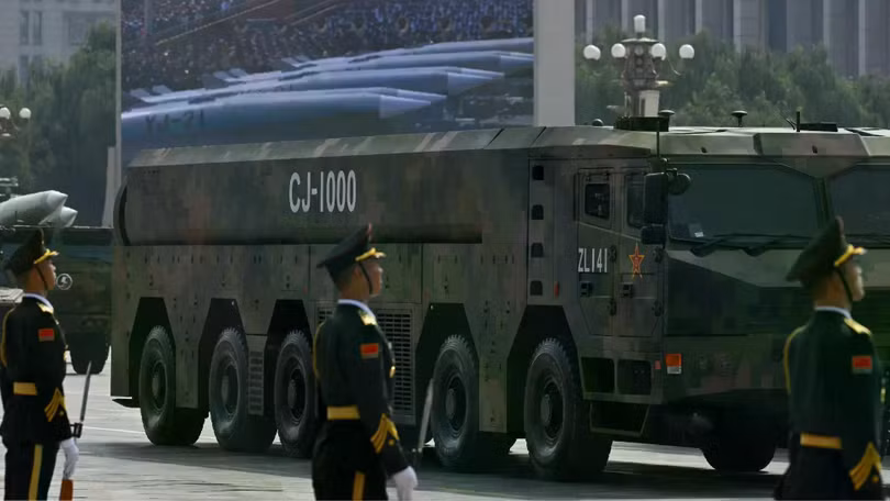 Hình ảnh một tên lửa hành trình CJ-1000 được trưng bày trong một cuộc duyệt binh quân sự. Ảnh: Getty.