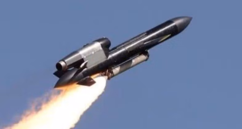 Vụ phóng tên lửa hành trình Flamingo của Ukraine. Ảnh: MW.