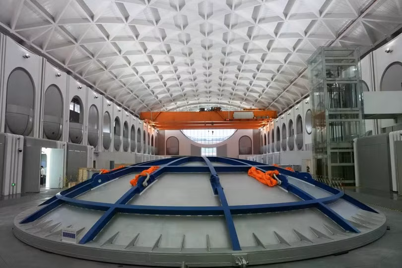 Hình ảnh lõi của tổ hợp lò phản ứng CHIEF1300. Tổ hợp CHIEF1900 mới nhất do Tập đoàn Điện hạt nhân Thượng Hải chế tạo và đã được vận chuyển đến Đại học Chiết Giang tuần trước để lắp đặt. Ảnh: Xinhua.