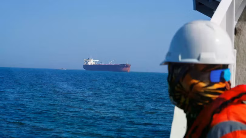 Lực lượng Vệ binh Cách mạng Iran đã nổ súng vào một tàu chở dầu gần Oman hôm 18/4. Ảnh: NYP.