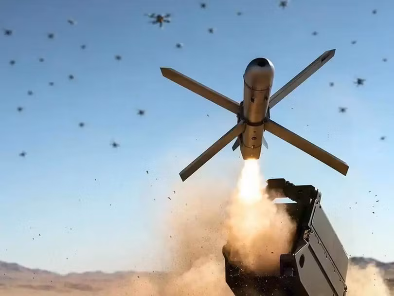 my-ra-mat-sat-thu-bay-dan-so-huu-vu-khi-vi-song-co-the-ha-hon-50-uav-trong-mot-lan-xuat-kich.jpg.avif