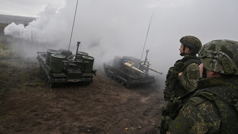 Các binh sĩ Nga tại khu vực tác chiến đặc biệt theo hướng Krasnoarmeysk. Ảnh: Sputnik.