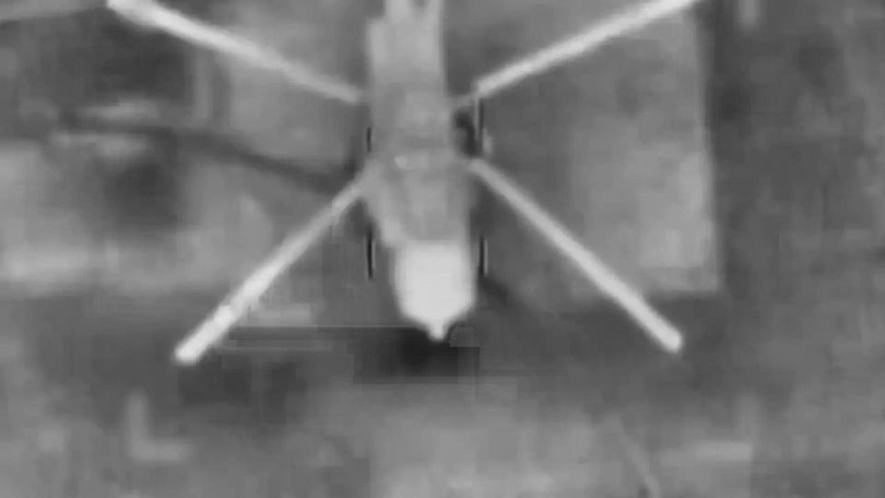 Ảnh chụp màn hình đoạn video về chiếc trực thăng gây tranh cãi được chia sẻ trên mạng. Ảnh: X.